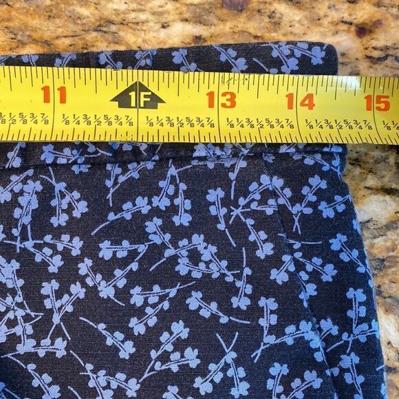 J. Jill Cotton Blend Floral Tapered Leg Mid Rise Pants Size 6 - Picture 6 of 8
